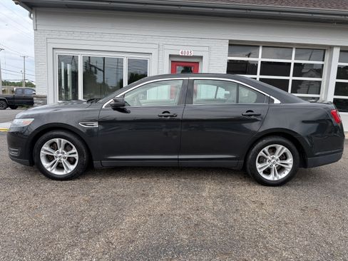 Used 2014 Ford Taurus SEL w/ Equipment Group 201A AWD/4WD image 2