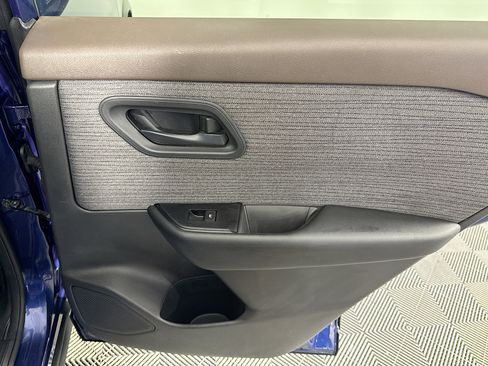 Used 2023 Nissan Rogue S FWD image 26