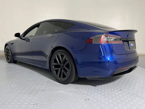 Used 2022 Tesla Model S Plaid image 3