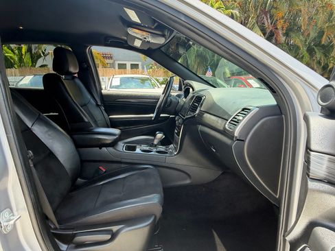 Used 2021 Jeep Grand Cherokee Laredo X RWD image 17
