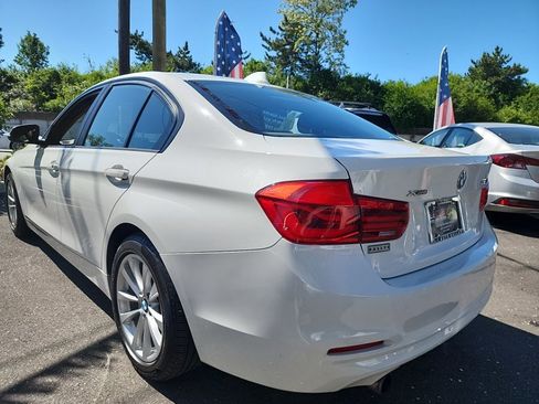 Used 2016 BMW 320i xDrive Sedan AWD/4WD image 2