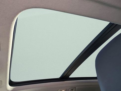 New 2025 Volvo XC40 B5 Core w/ Protection Package Premier image 16