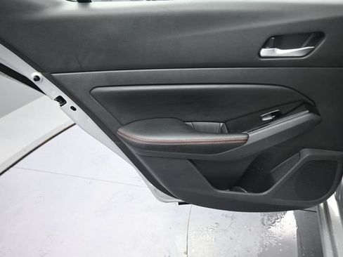 Used 2024 Nissan Altima 2.5 SR FWD image 18