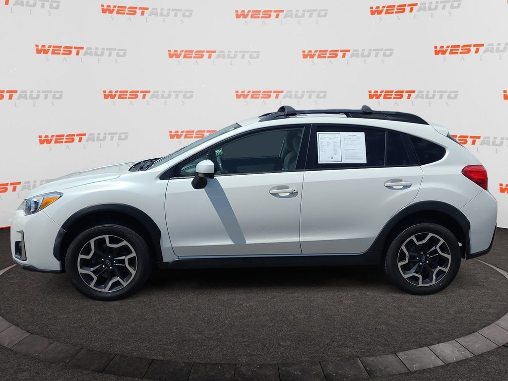 Used 2017 Subaru Crosstrek 2.0i Premium w/ Moonroof Package AWD/4WD image 2