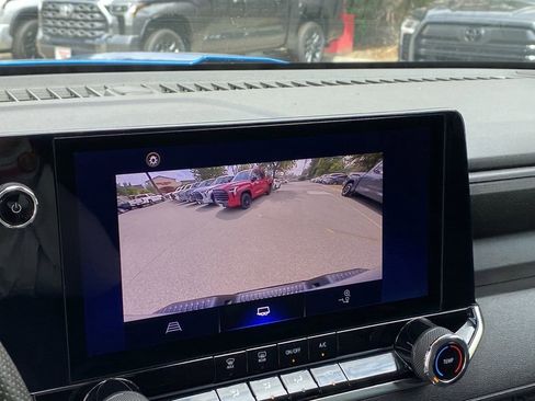 Used 2023 Chevrolet Colorado Trail Boss AWD/4WD image 30