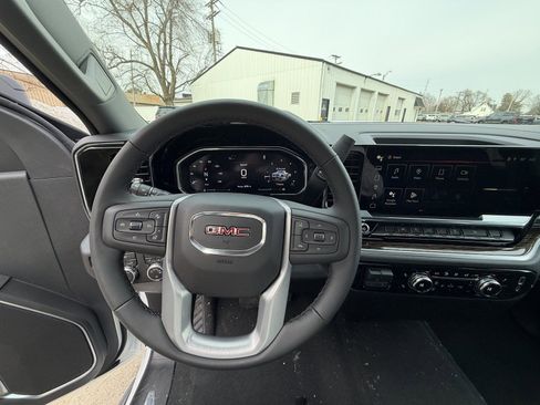 New 2026 GMC Sierra 1500 SLE w/ Max Trailering Package image 18