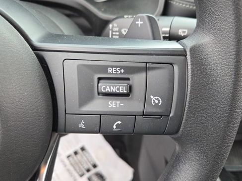 Used 2024 Nissan Rogue S image 22