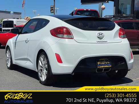 Used 2013 Hyundai Veloster w/ Style Pkg FWD image 6
