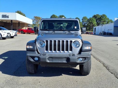 Used 2018 Jeep Wrangler Sport image 20