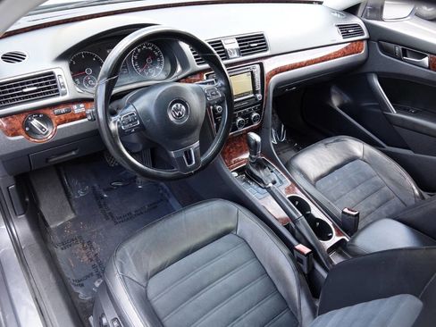 Used 2013 Volkswagen Passat TDI SEL Premium image 50
