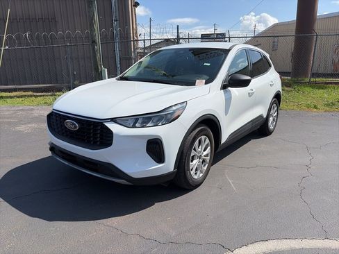 Used 2024 Ford Escape Active image 3