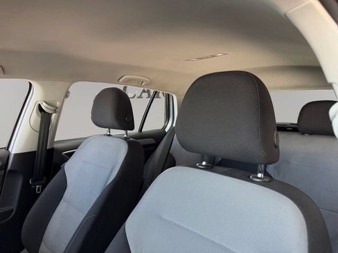 Used 2016 Volkswagen e-Golf SE FWD image 9