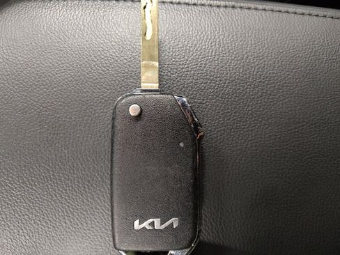 Used 2022 Kia Soul LX FWD image 32