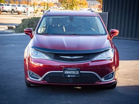 Used 2017 Chrysler Pacifica Touring-L Plus image 2