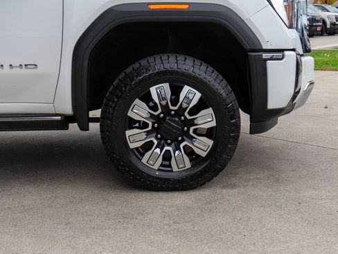 Used 2024 GMC Sierra 3500 Denali w/ Technology Package image 40