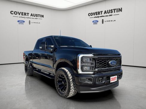 Used 2023 Ford F250 Lariat w/ Sport Appearance Package AWD/4WD image 4