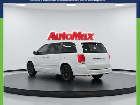 Used 2017 Dodge Grand Caravan SE FWD image 4