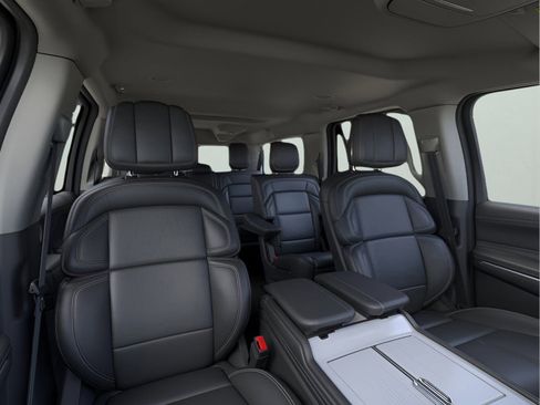 New 2026 Lincoln Navigator L Premier AWD/4WD image 10