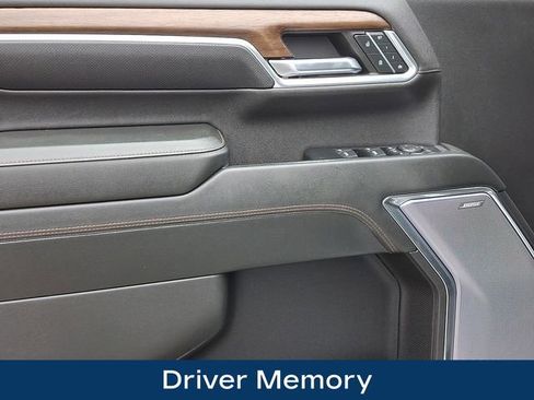 Used 2024 Chevrolet Silverado 2500 High Country w/ Technology Package image 16