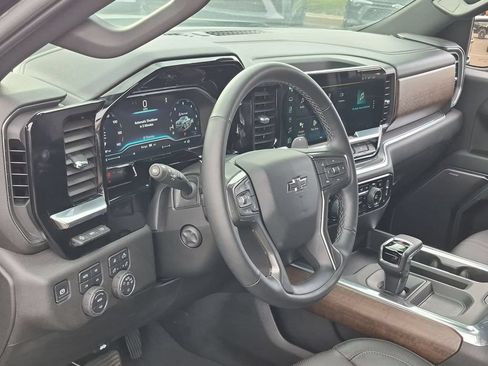 Used 2025 Chevrolet Silverado 1500 High Country w/ Midnight Edition AWD/4WD image 10