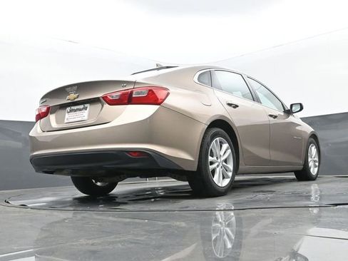 Used 2018 Chevrolet Malibu LT FWD image 11