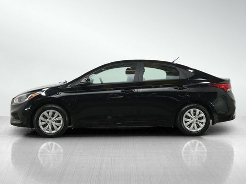 Used 2019 Hyundai Accent SE FWD image 2