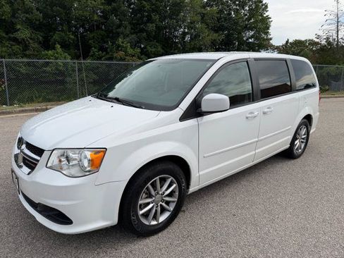 Used 2016 Dodge Grand Caravan SE FWD image 27
