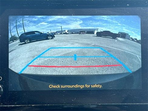 Used 2025 Toyota Corolla SE image 24