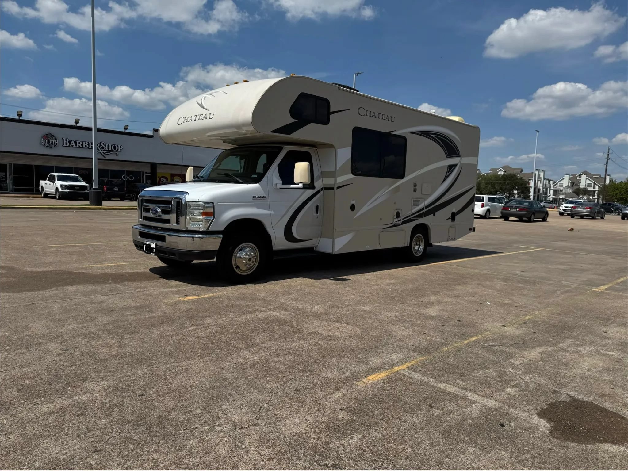 Used 2017 Ford E-450 and Econoline 450 Super Duty w/ Motorhome Prep Package RWD image 2
