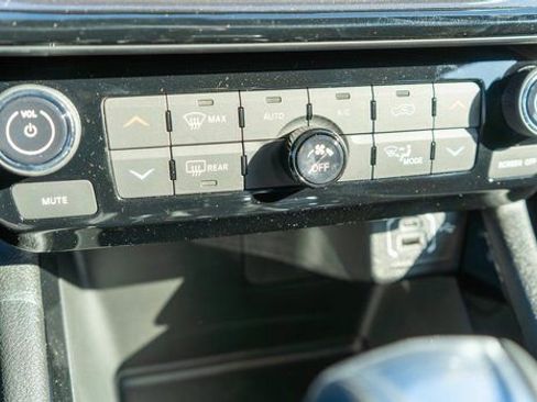 New 2026 Jeep Compass Limited image 23