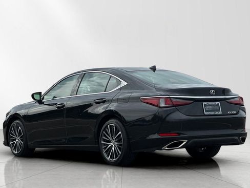 Certified 2025 Lexus ES 350 w/ Premium Package image 4