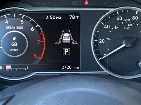 Used 2025 Nissan Versa SR w/ Trunk Package image 29