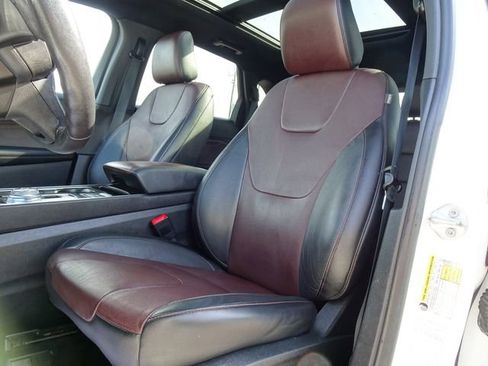 Used 2020 Ford Edge Titanium w/ Equipment Group 301A AWD/4WD image 11