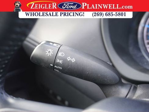 Used 2022 Toyota Venza LE image 24