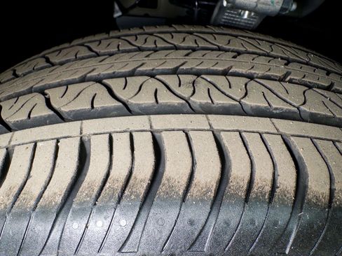 Used 2025 Tesla Model Y Long Range image 33