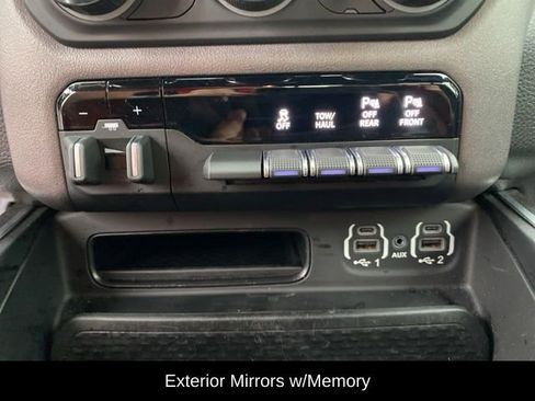 Used 2021 RAM 1500 Big Horn RWD image 16