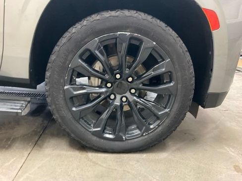 Used 2023 GMC Yukon Denali AWD/4WD image 18