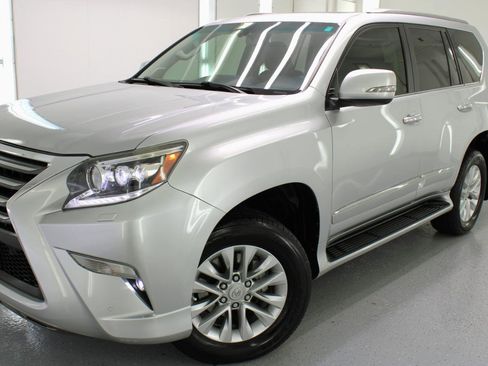 Used 2018 Lexus GX 460 Premium w/ Premium Package AWD/4WD image 13