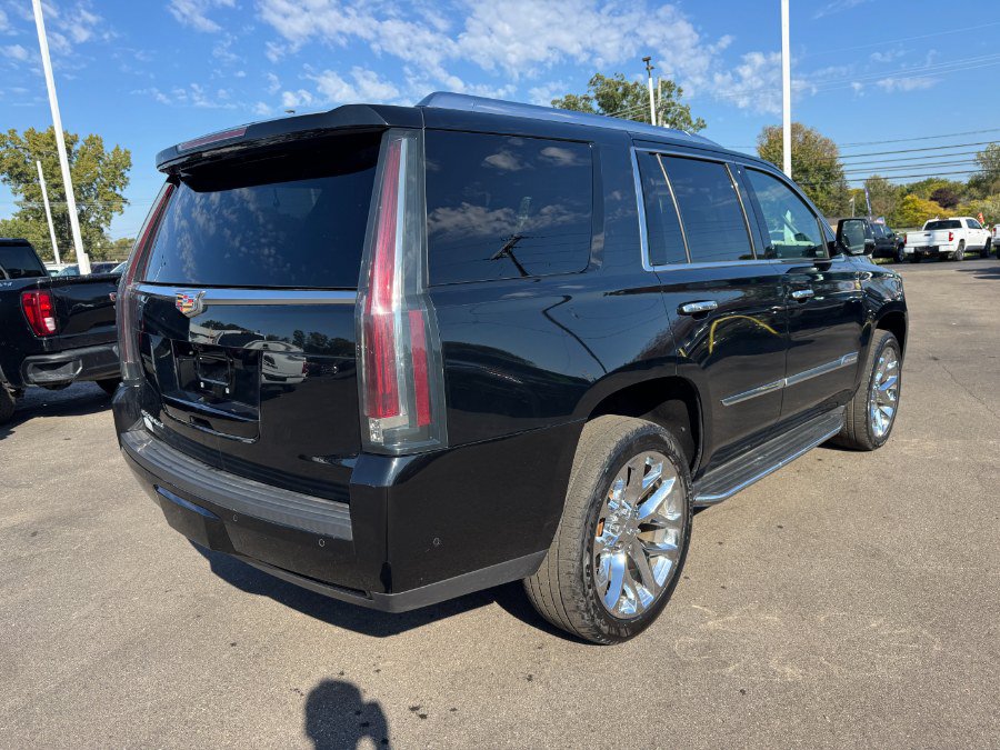 Used 2018 Cadillac Escalade Luxury AWD/4WD image 5