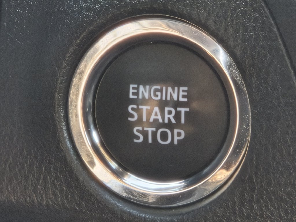 Used 2025 Toyota RAV4 XLE FWD image 22