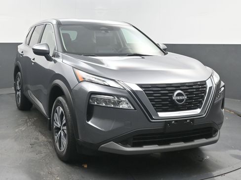Certified 2023 Nissan Rogue SV image 2