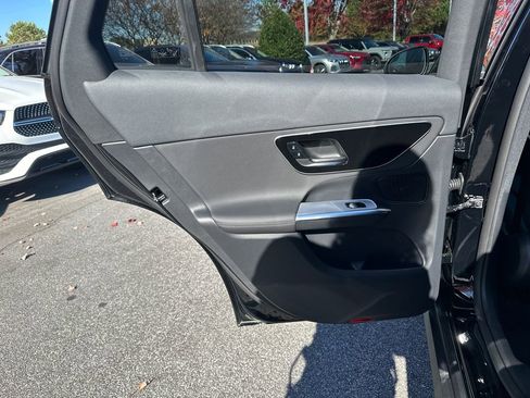 Used 2026 Mercedes-Benz GLC 300 image 25