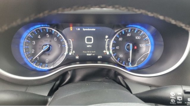 Used 2024 Chrysler Pacifica Touring-L FWD image 12