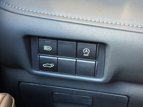 Certified 2024 Toyota Highlander XLE FWD image 35