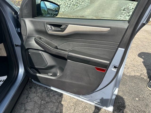 Used 2022 Ford Escape SE w/ Cold Weather Package AWD/4WD image 14