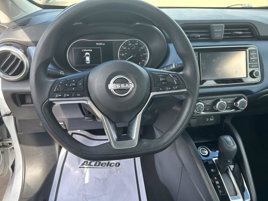 Used 2025 Nissan Versa SV FWD image 11