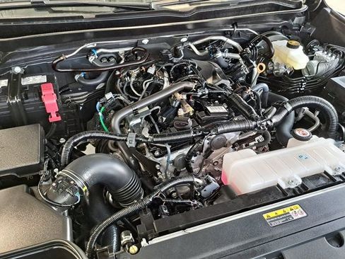 Used 2025 Toyota Tacoma SR5 AWD/4WD image 25