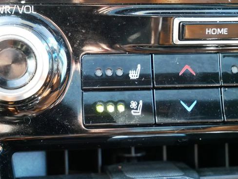 Used 2020 Toyota Highlander Platinum AWD/4WD image 21