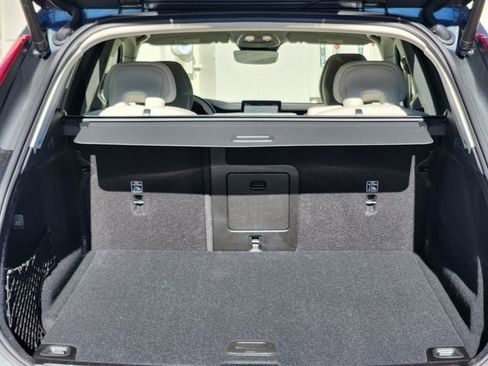 New 2026 Volvo XC60 B5 Ultra w/ Climate Package PRO image 17