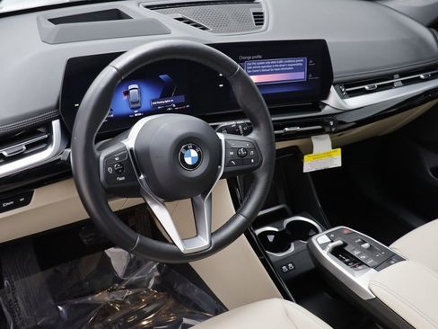 Certified 2025 BMW X1 xDrive28i w/ Technology Package image 6